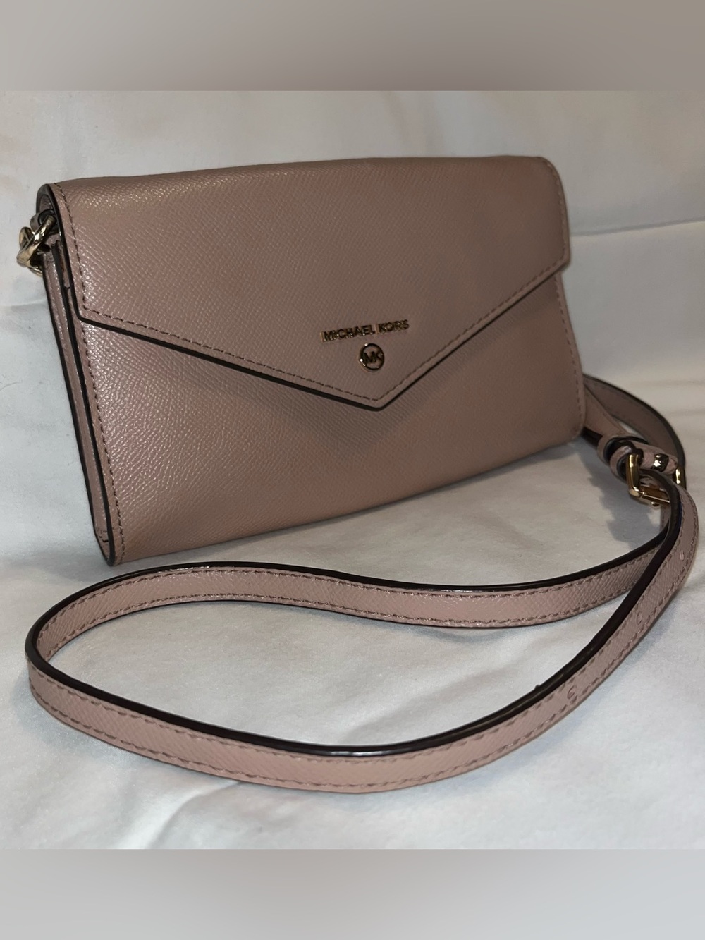 Michael Kors Dusty Pink Saffiano Leather Crossbody Wallet